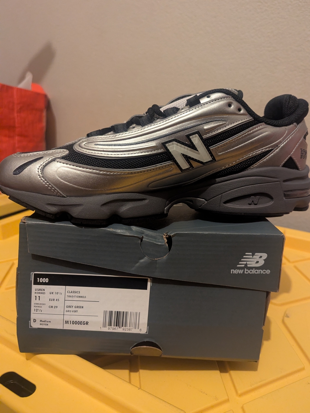 New Balance Men’s 1000 Metallic Silver Running Shoes - Picture 5 of 6